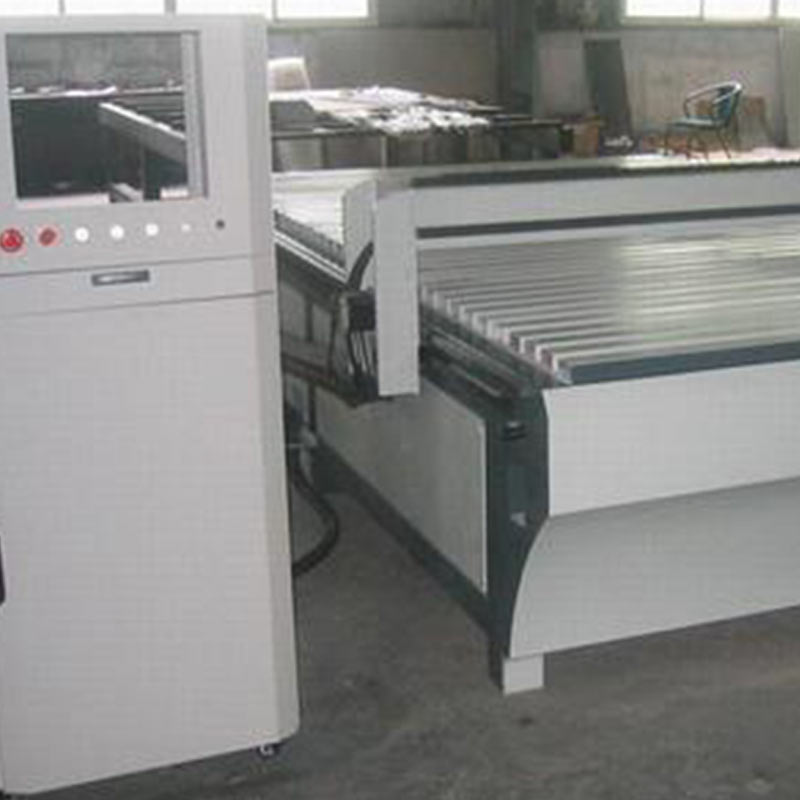 Aluminum veneer cutting machine